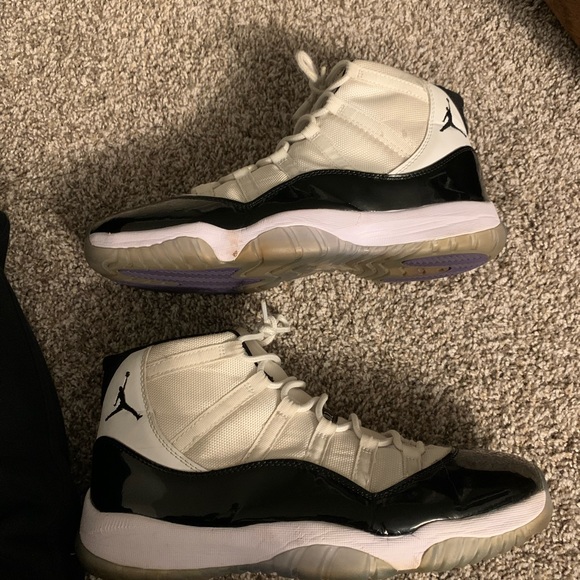 Jordan 11 - Picture 3 of 4